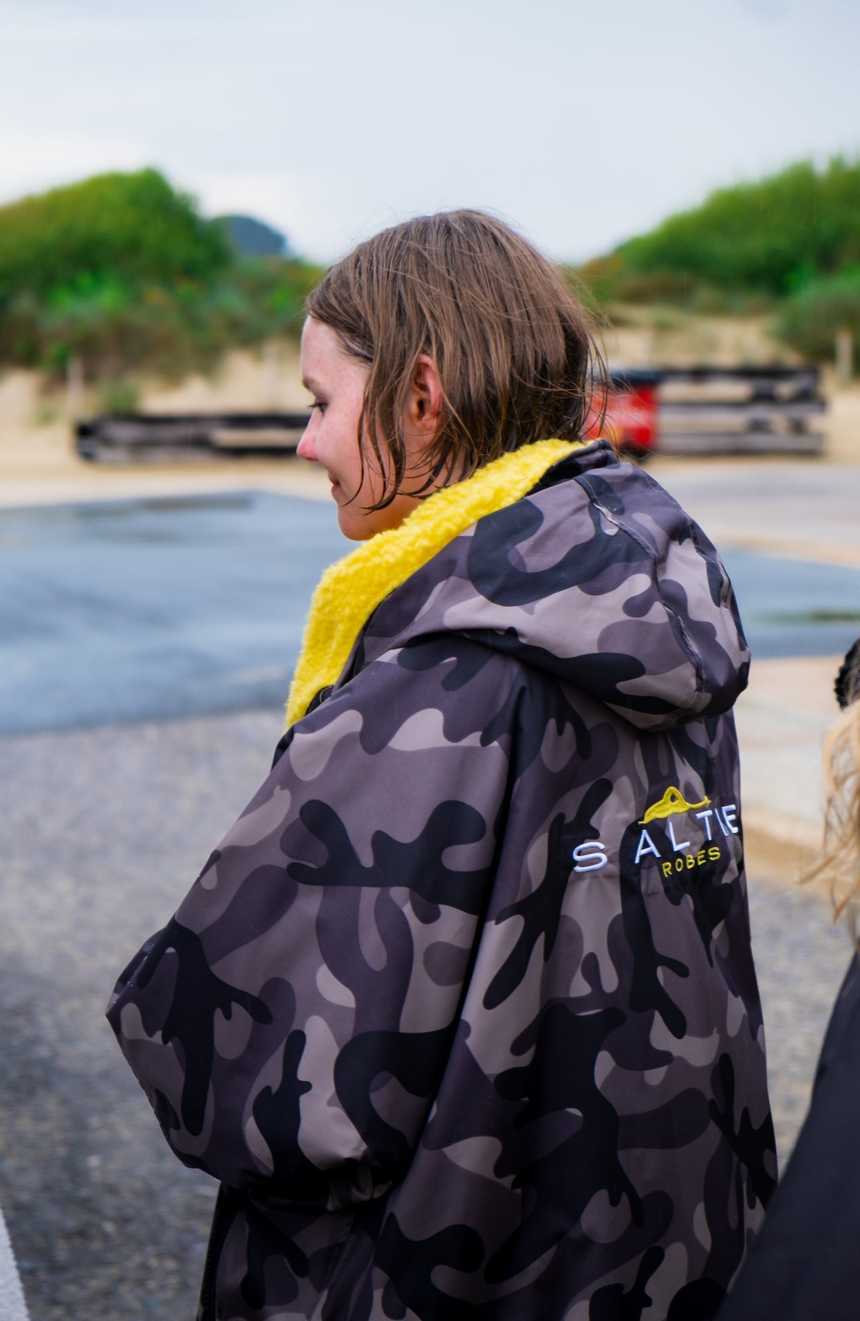Saltie Elite Changing Robe - Storm Camo/Yellow